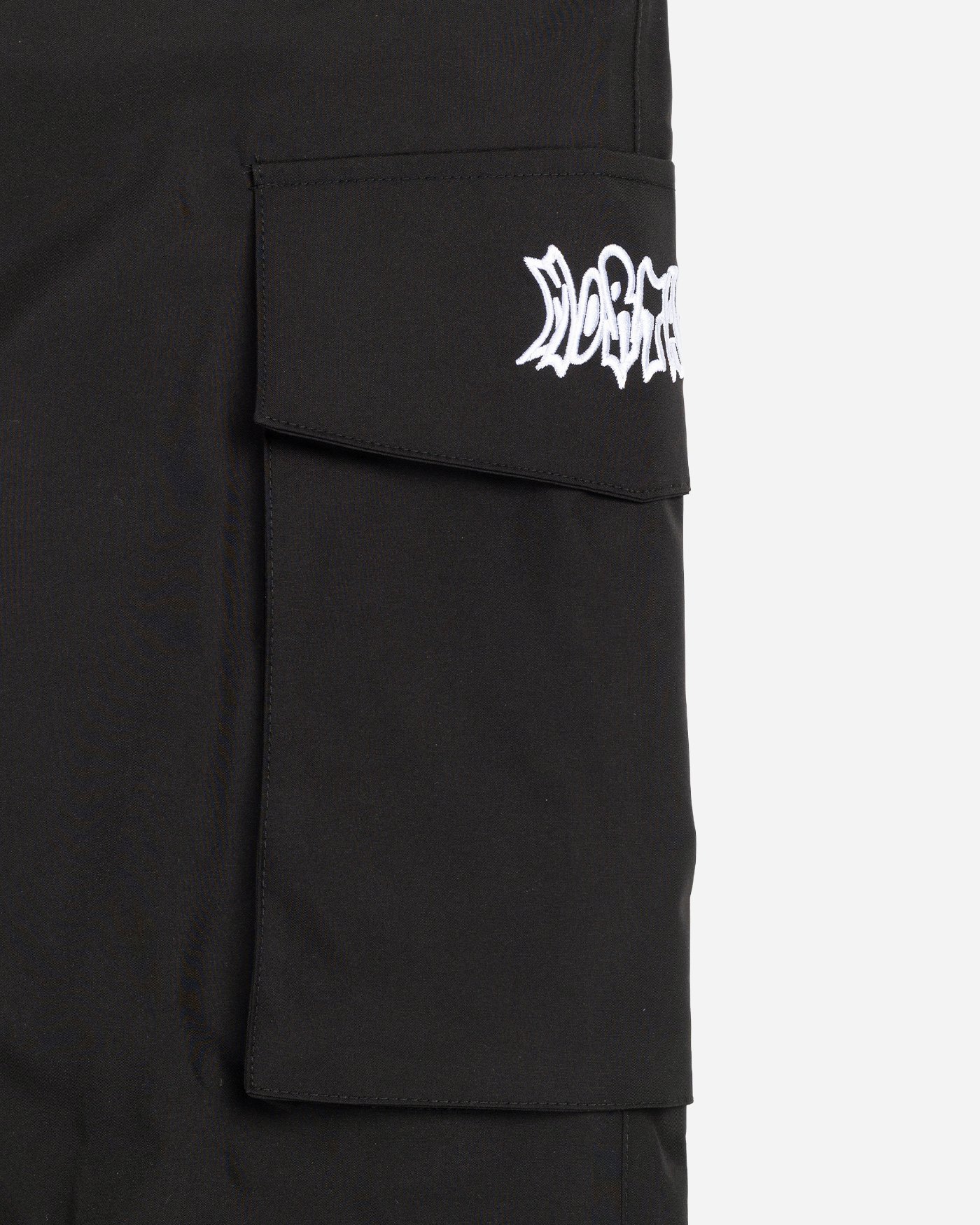Black baggy snowpants cargo pocket detail