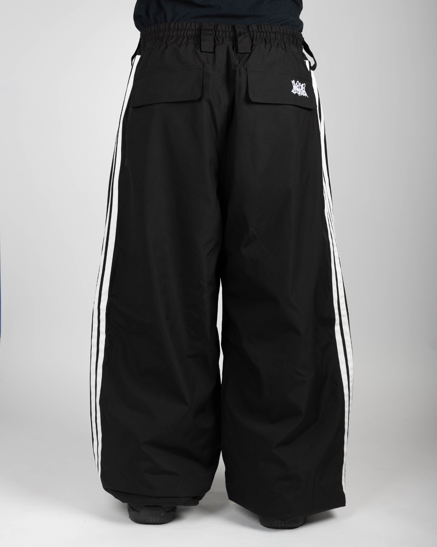 Black stripe baggy snowpants back view