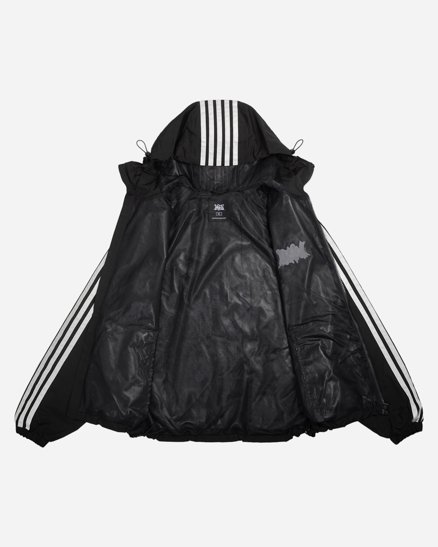 Black stripe snow jacket liner detail