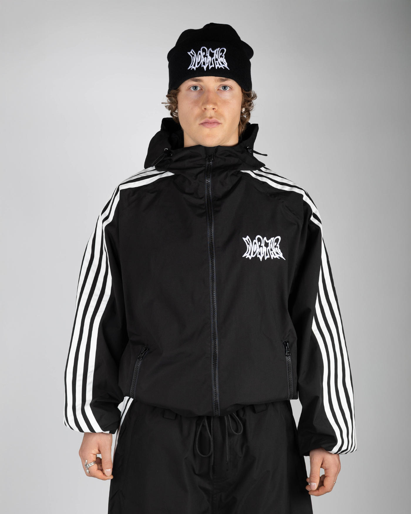 Black snow jacket front view on model  (Valtteri is 175cm wearing size XL)