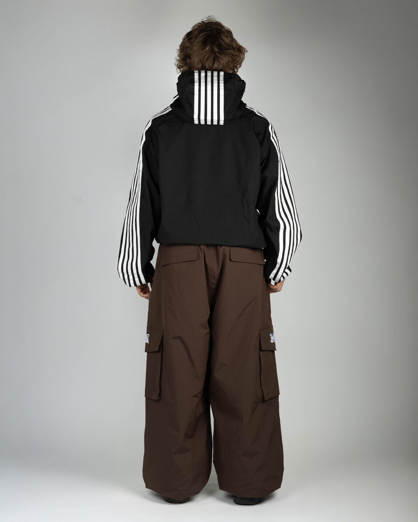 Brown baggy snowpants full back view
