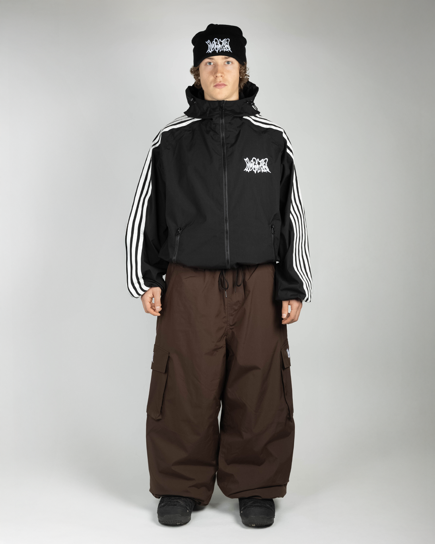 Brown baggy snowpants full front view on a man