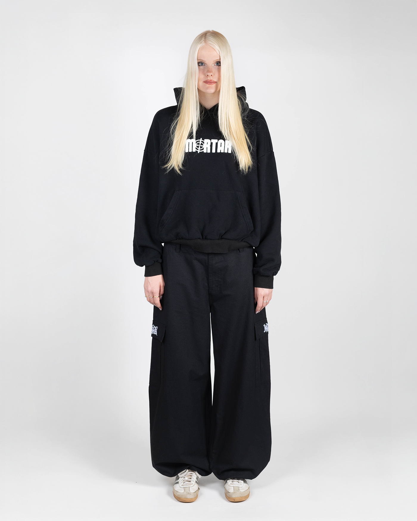(Hilla is 175cm wearing size L)