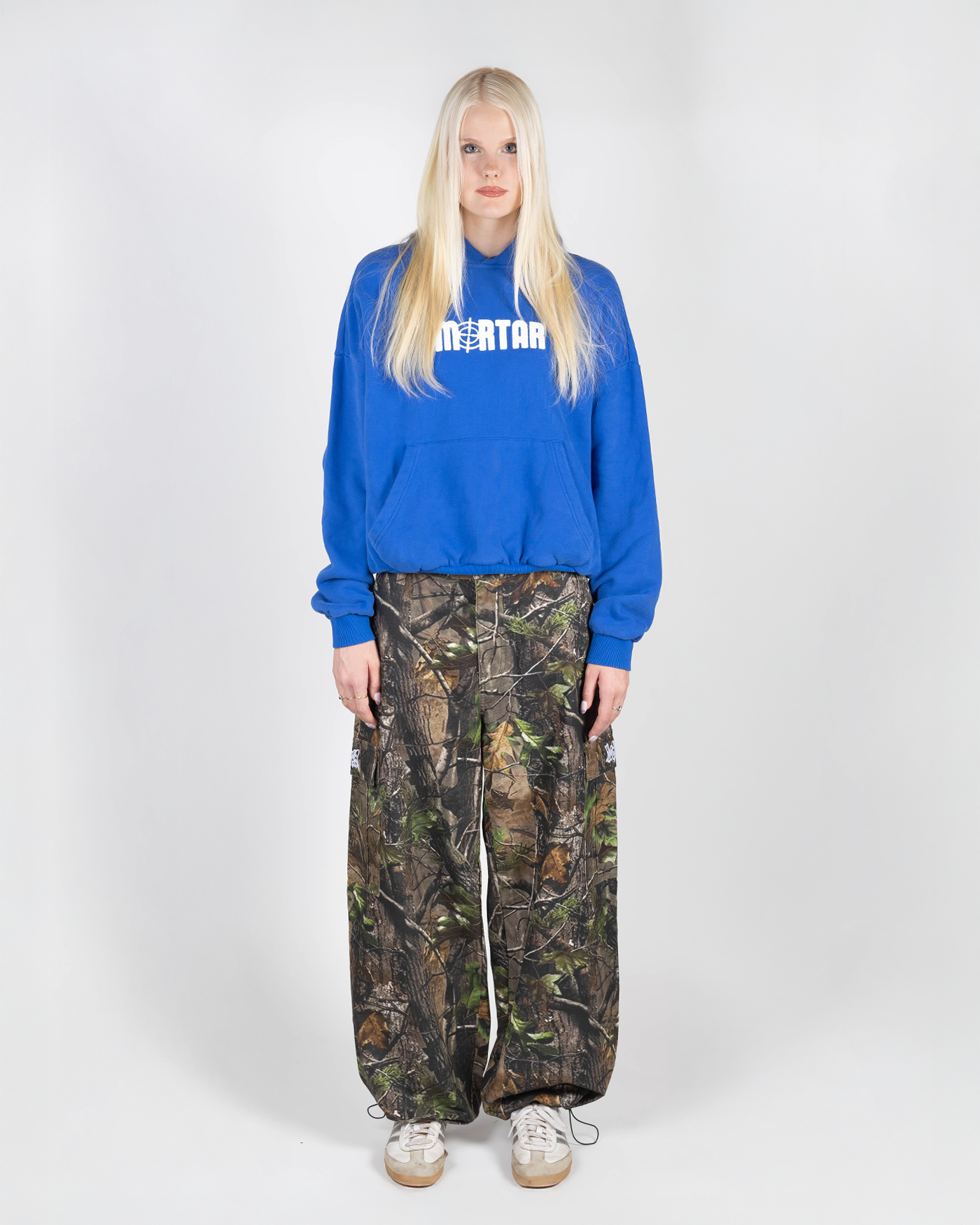 (Hilla is 175cm wearing size L)