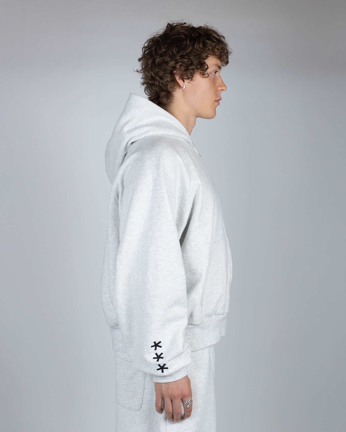 GREY ZIPPER HOODIE