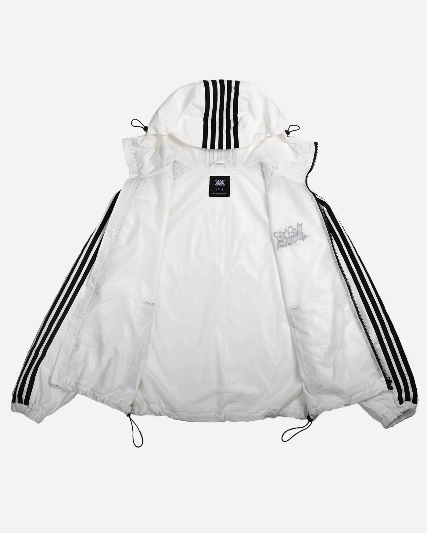 White stripe snow jacket liner detail